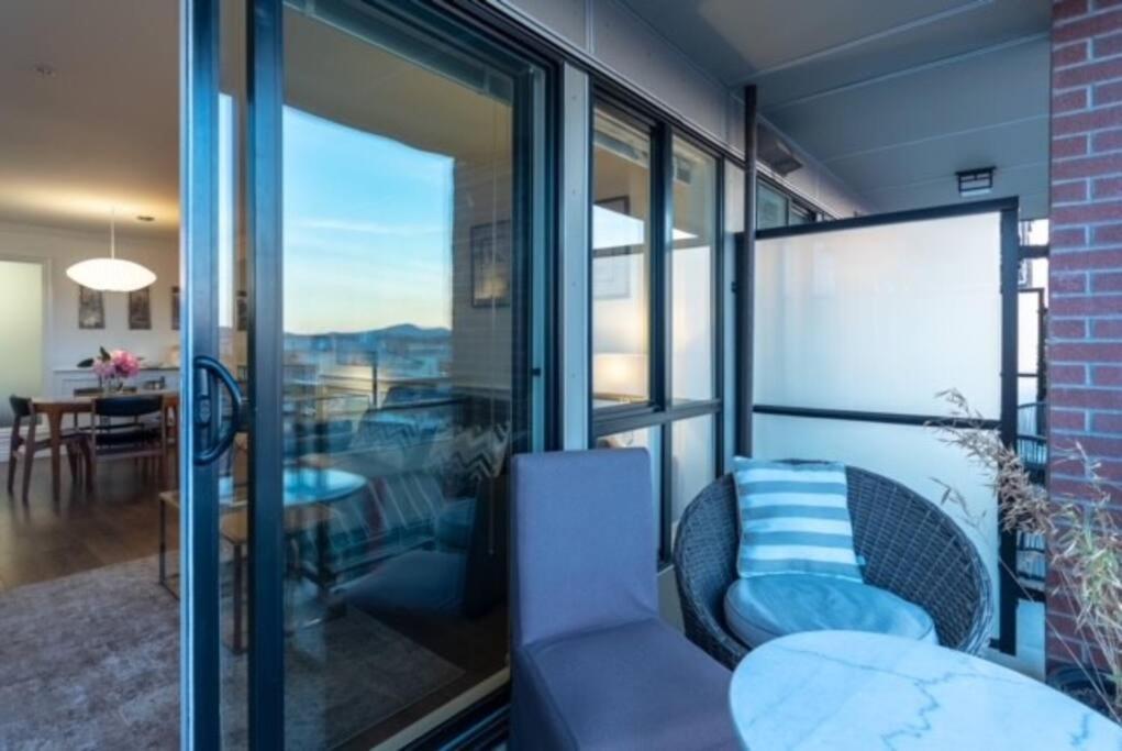 Elegance At The Union Apartment Victoria Exterior photo