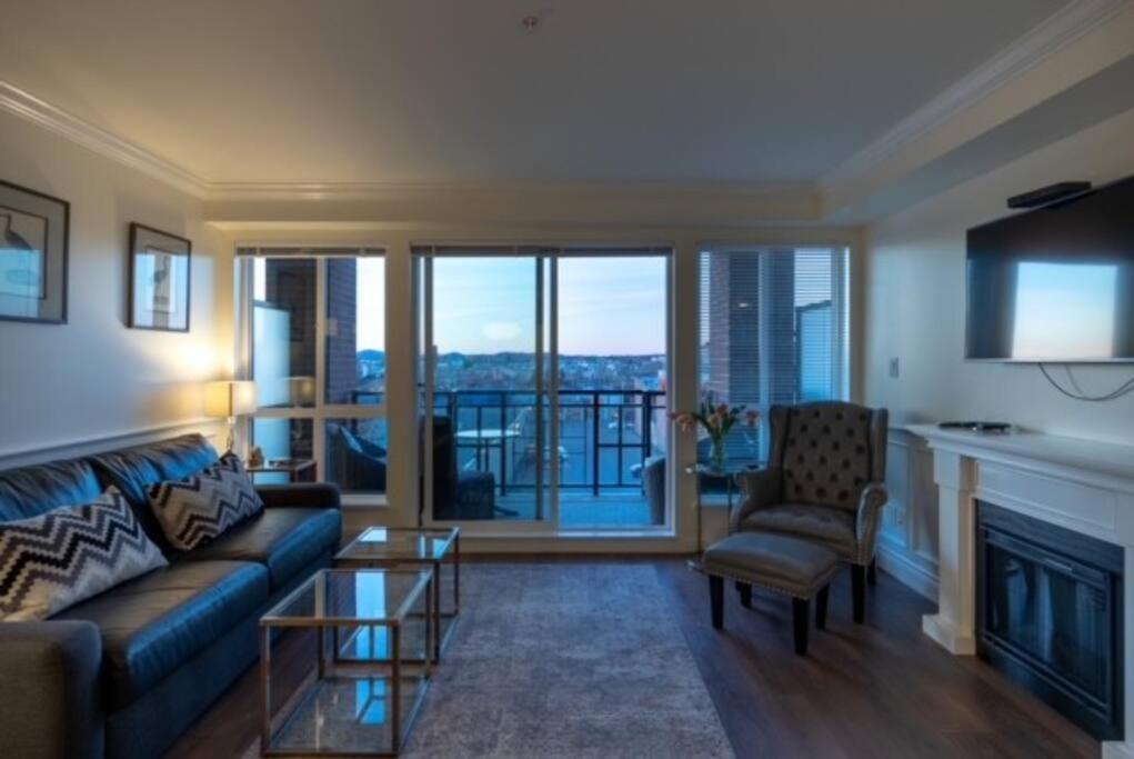 Elegance At The Union Apartment Victoria Exterior photo
