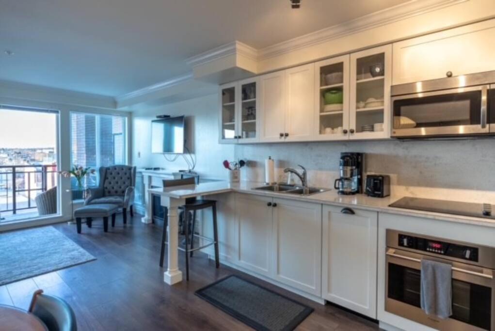Elegance At The Union Apartment Victoria Exterior photo